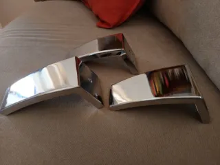 3 Patas para Sofá Metálicas Plateadas