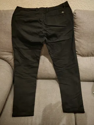 Pantalón chino negro
