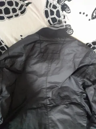 Abrigo Chevignon Talla XL Negro