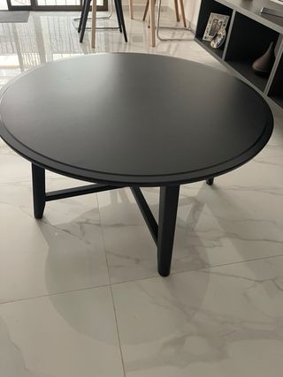 Mesa redonda negra