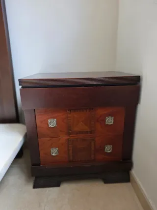 Mesitas de noche de madera maciza