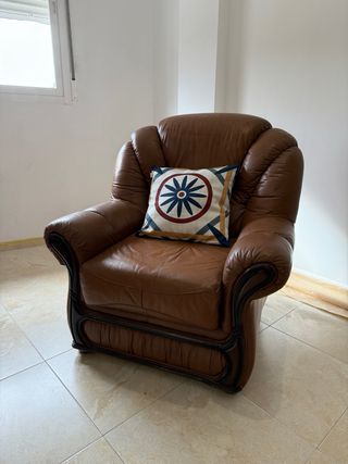 Sillón de piel marrón