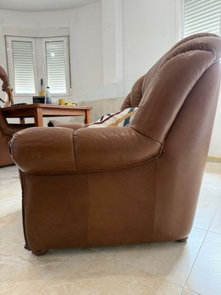 Sillón de piel marrón