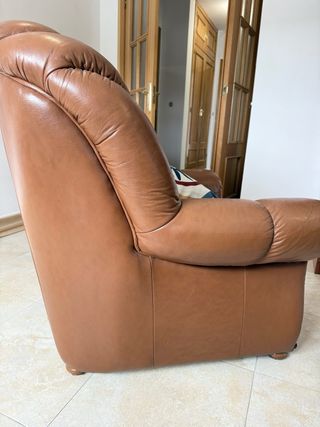 Sillón de piel marrón
