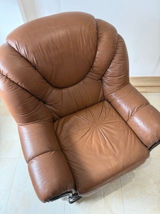 Sillón de piel marrón