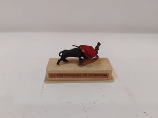 Lote 4 figuras miniatura tauromaquia plomo