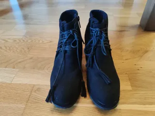 Botines negros tacón cuadrado Talla 38