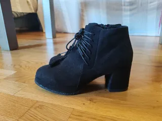 Botines negros tacón cuadrado Talla 38