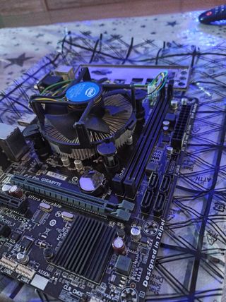 Procesad Intel i5 6400 + Placa base Gigabyte H110M