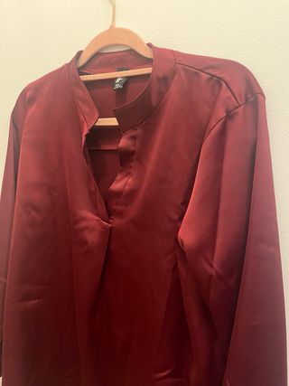 Blusa burdeos de manga larga