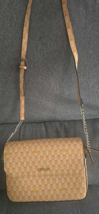 /Bolso Guess Beige y Amarillo