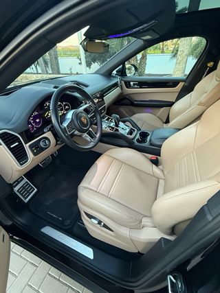 Porsche Cayenne 2021