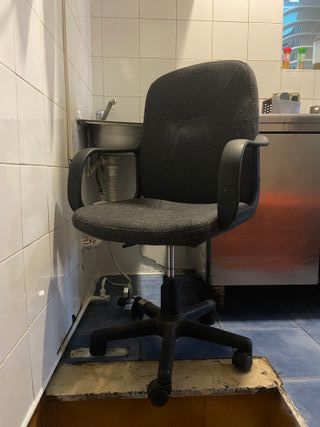 Silla de oficina con ruedas