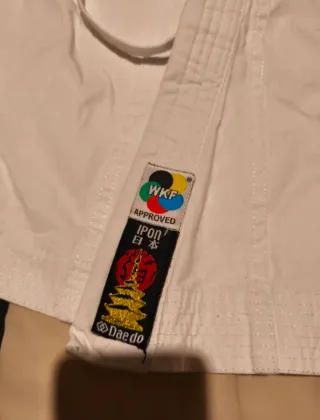 Karategui de competición marca Dardos