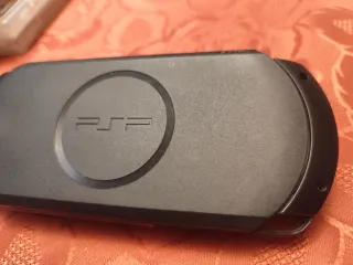 PSP Street Negra + 4 Juegos + microSD ADAPTER 32Gb