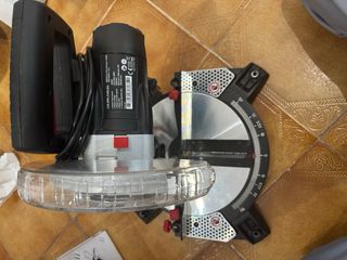 Sierra Ingletadora 1400W 210mm