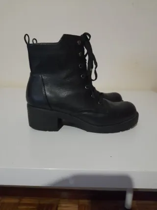 Botines negros mujer