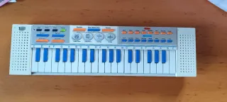 Teclado electrónico de juguete