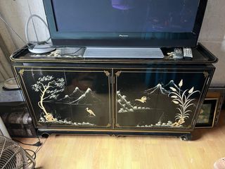 Mueble TV lacado negro estilo oriental artesanal