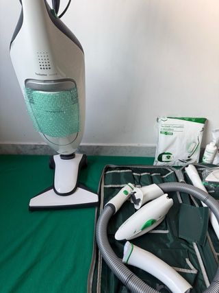 Folletto VK220S + borsone accessori con picchio