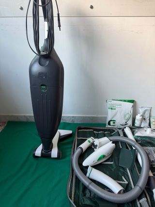 Folletto VK220S + borsone accessori con picchio