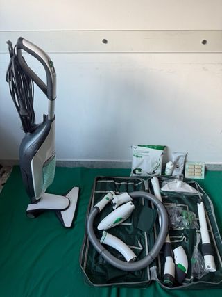 Folletto VK220S + borsone accessori con picchio