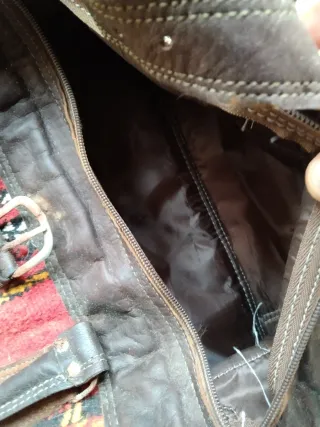 Bolso de mano cuero y telas étnicas