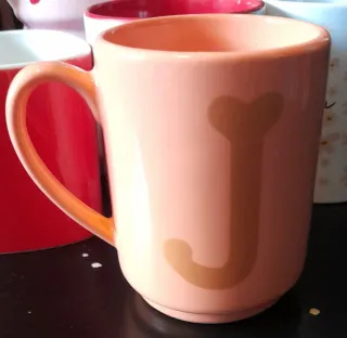 Lote 6 Tazas UO, Miss Miserable, Gaudí