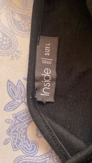 Vestido negro corto con nudo