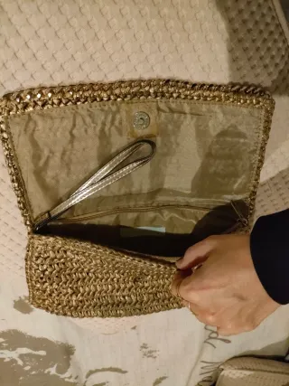 Bolso de mano rafia dorado