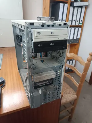 Torre Ordenador Gris Plata