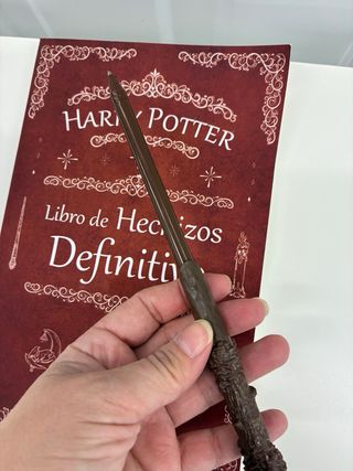 Pack libro hechizos y bolivarita Harry Potter