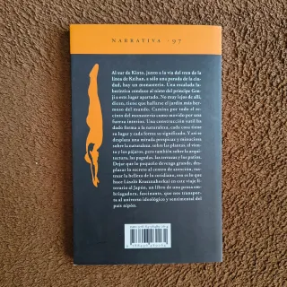 Al Norte la montaña, al Sur el lago, al Oeste e...