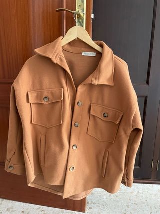 Abrigo de paño marrón