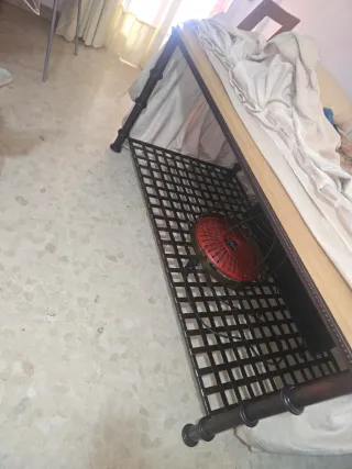 Mesa Camilla Marrón y Roja