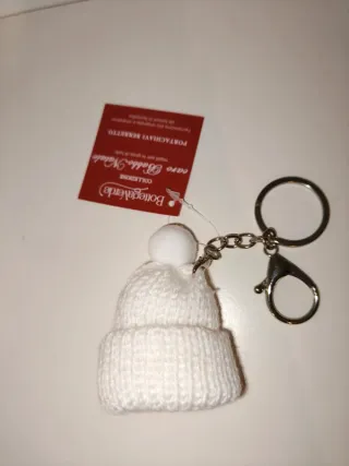Portachiavi berretto invernale con pon pon