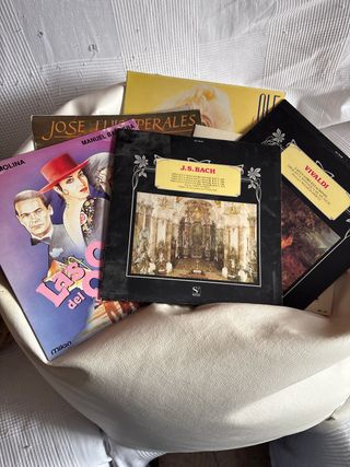 Lote de 5 LPs: Bach, Vivaldi, Perales y más