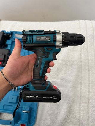 Avvitatore e Trapano con accessori