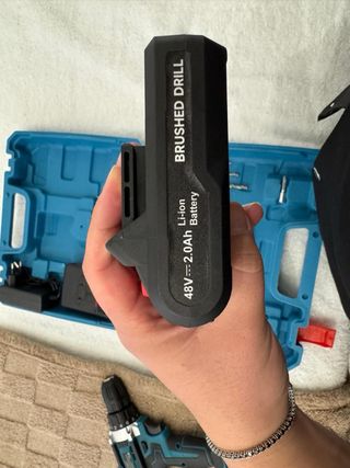 Avvitatore e Trapano con accessori