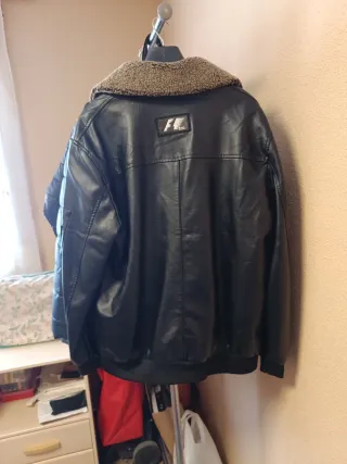 Chaqueta bomber negra hombre