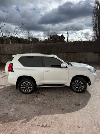 Toyota Land Cruiser 150 2022