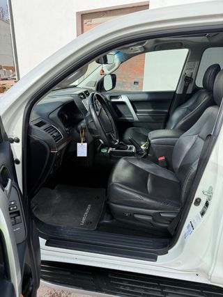 Toyota Land Cruiser 150 2022