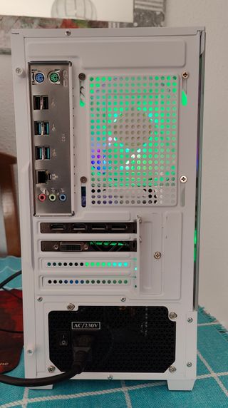 PC Gaming Xeon RX570 32GB ARGB Blanco W11 PC-221