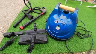 Vaporeta azul con accesorios