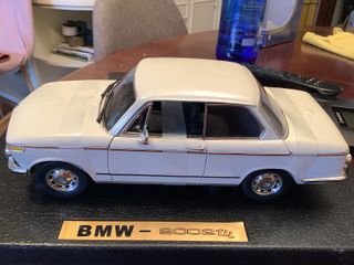 Coche BMW 2002 ti 1/18 ANSÓ