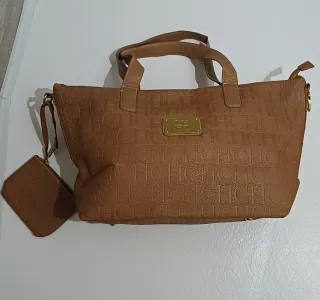 Bolso estilo Carolina Herrera marrón