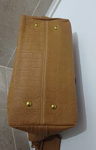 Bolso estilo Carolina Herrera marrón