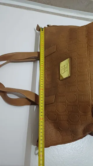 Bolso estilo Carolina Herrera marrón