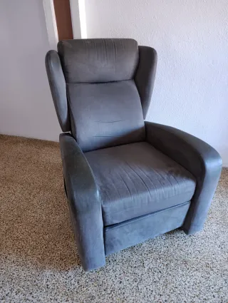 Sillón orejero reclinable gris