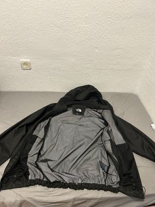 Chaqueta The North Face impermeable negra